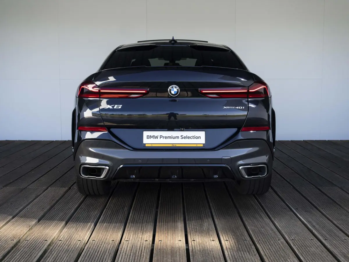 xDrive40i | M Sportpakket | High Executive | 22 inch | M Adaptief onderstel | Iconic Glow nierengrille | Comfortstoelen | Driving Assistant Professional | BMW Laserlight | Head-Up Display | 