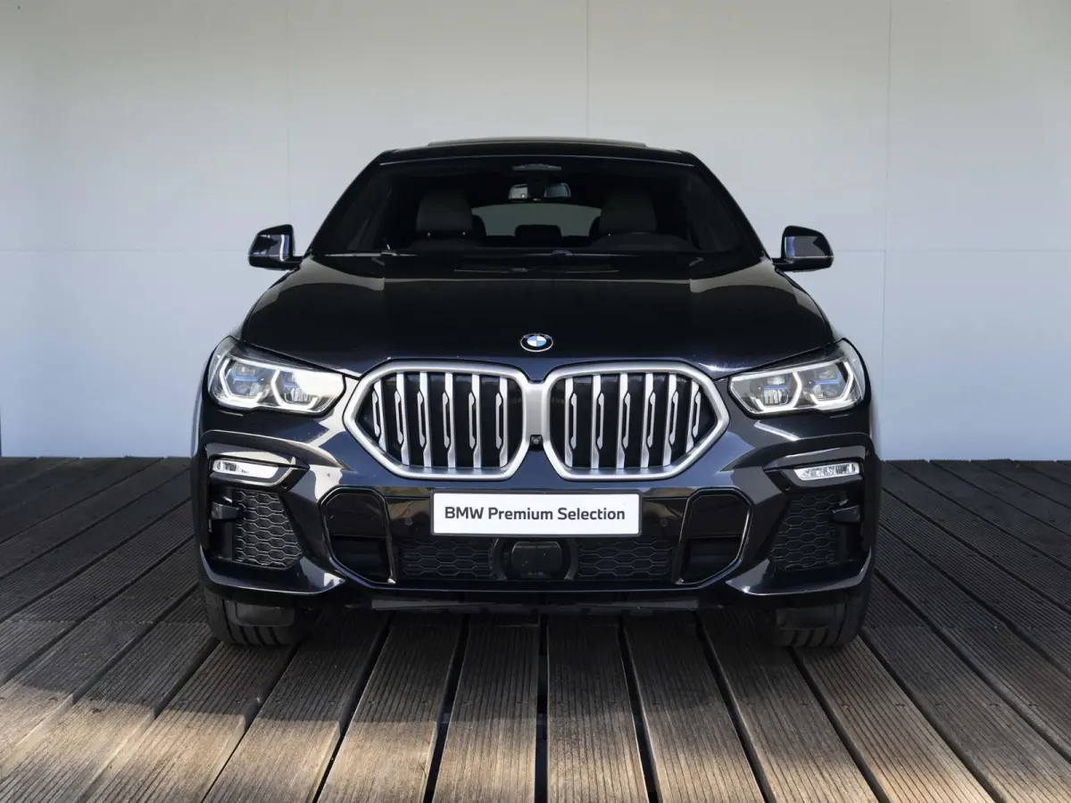 xDrive40i | M Sportpakket | High Executive | 22 inch | M Adaptief onderstel | Iconic Glow nierengrille | Comfortstoelen | Driving Assistant Professional | BMW Laserlight | Head-Up Display | 