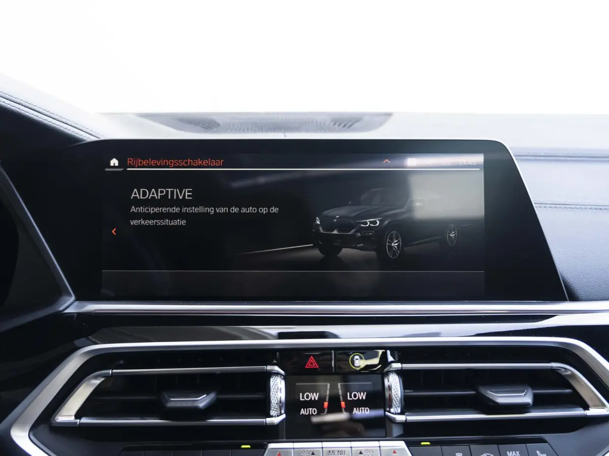 xDrive40i | M Sportpakket | High Executive | 22 inch | M Adaptief onderstel | Iconic Glow nierengrille | Comfortstoelen | Driving Assistant Professional | BMW Laserlight | Head-Up Display | 