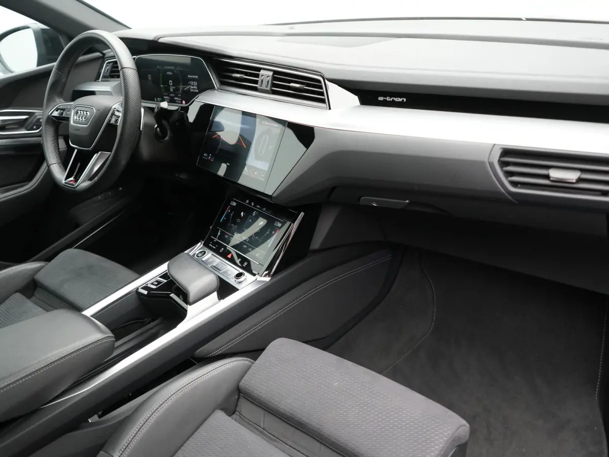 55 Quattro S edition 114 kWh 408pk Dealer O.H | Luchtvering | Panodak | Black Optic | Adaptive Cruise | 360 Camera | B&O Soundsystem | 21"L.M | Alcantara Sportstoelen Memory | Apple Carplay 
