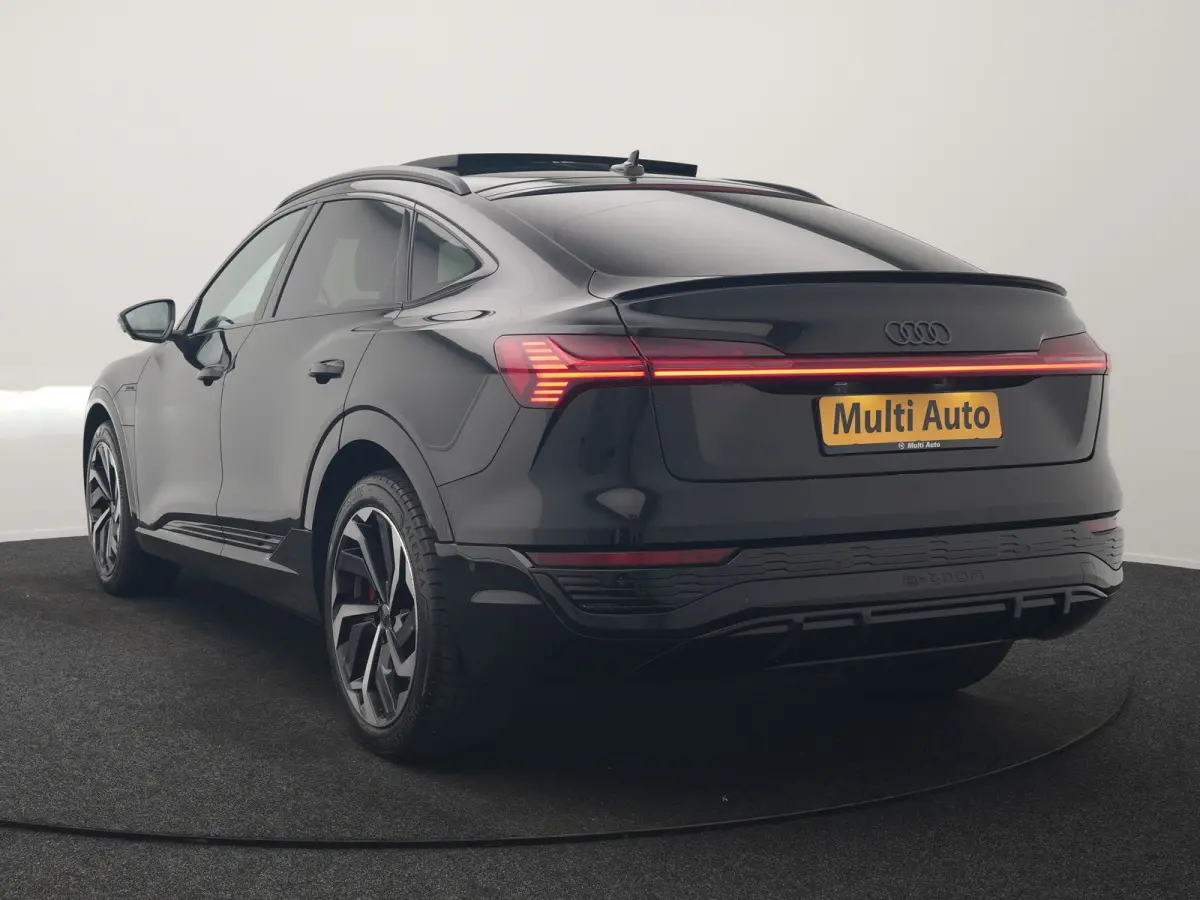 55 Quattro S edition 114 kWh 408pk Dealer O.H | Luchtvering | Panodak | Black Optic | Adaptive Cruise | 360 Camera | B&O Soundsystem | 21"L.M | Alcantara Sportstoelen Memory | Apple Carplay 