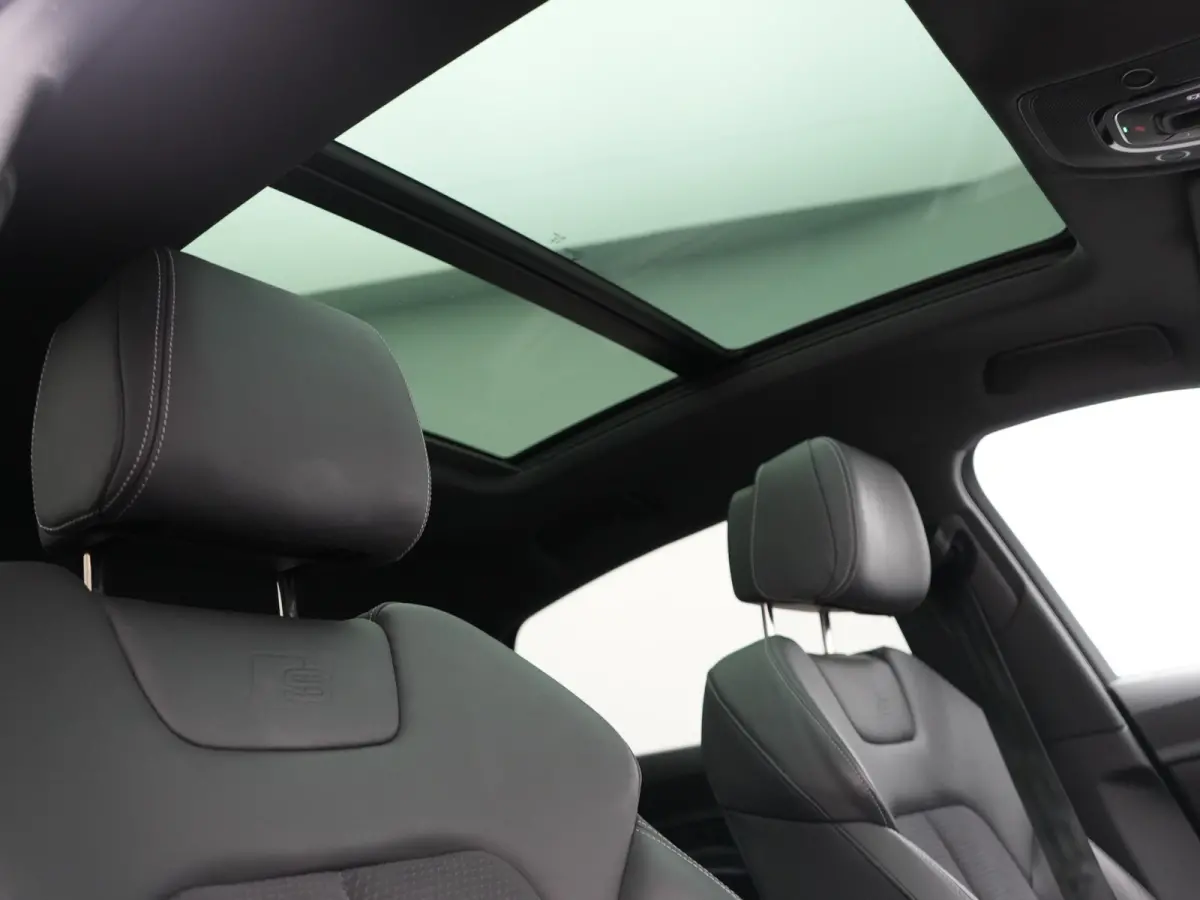 55 Quattro S edition 114 kWh 408pk Dealer O.H | Luchtvering | Panodak | Black Optic | Adaptive Cruise | 360 Camera | B&O Soundsystem | 21"L.M | Alcantara Sportstoelen Memory | Apple Carplay 