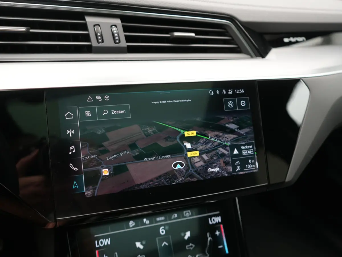 55 Quattro S edition 114 kWh 408pk Dealer O.H | Luchtvering | Panodak | Black Optic | Adaptive Cruise | 360 Camera | B&O Soundsystem | 21"L.M | Alcantara Sportstoelen Memory | Apple Carplay 
