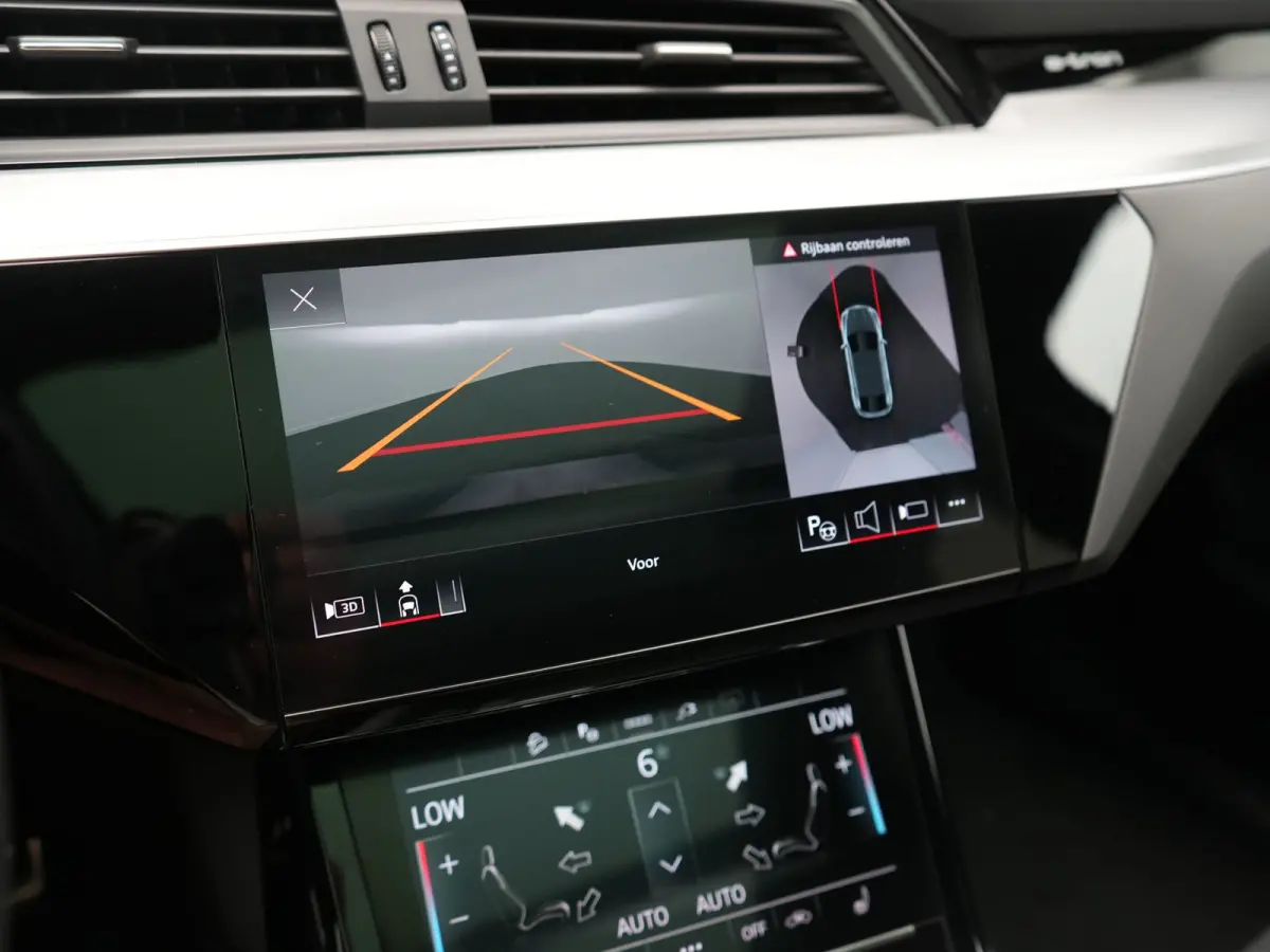 55 Quattro S edition 114 kWh 408pk Dealer O.H | Luchtvering | Panodak | Black Optic | Adaptive Cruise | 360 Camera | B&O Soundsystem | 21"L.M | Alcantara Sportstoelen Memory | Apple Carplay 