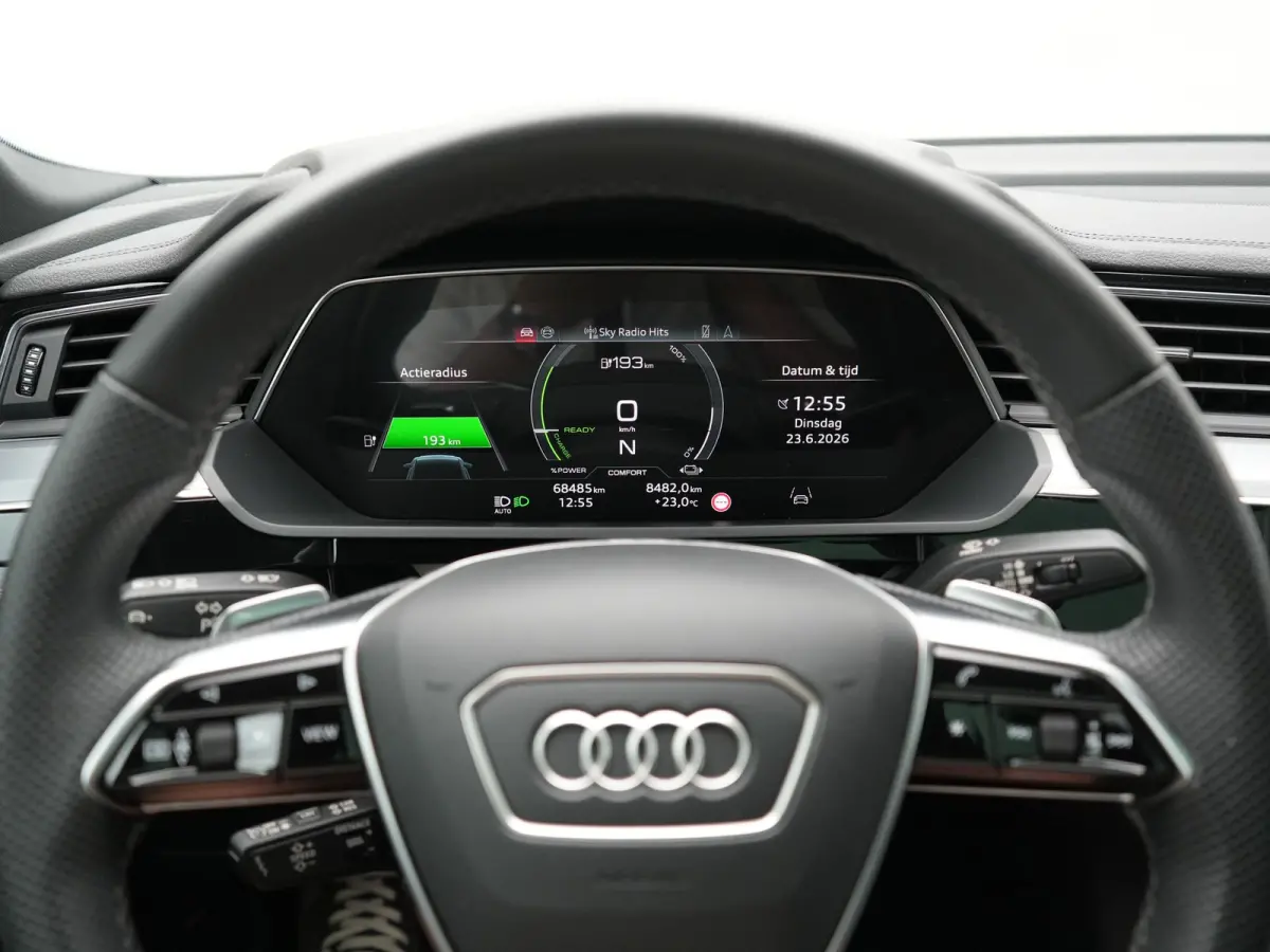 55 Quattro S edition 114 kWh 408pk Dealer O.H | Luchtvering | Panodak | Black Optic | Adaptive Cruise | 360 Camera | B&O Soundsystem | 21"L.M | Alcantara Sportstoelen Memory | Apple Carplay 