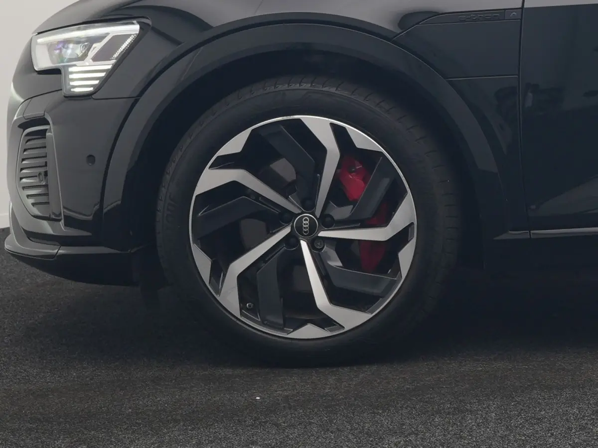 55 Quattro S edition 114 kWh 408pk Dealer O.H | Luchtvering | Panodak | Black Optic | Adaptive Cruise | 360 Camera | B&O Soundsystem | 21"L.M | Alcantara Sportstoelen Memory | Apple Carplay 