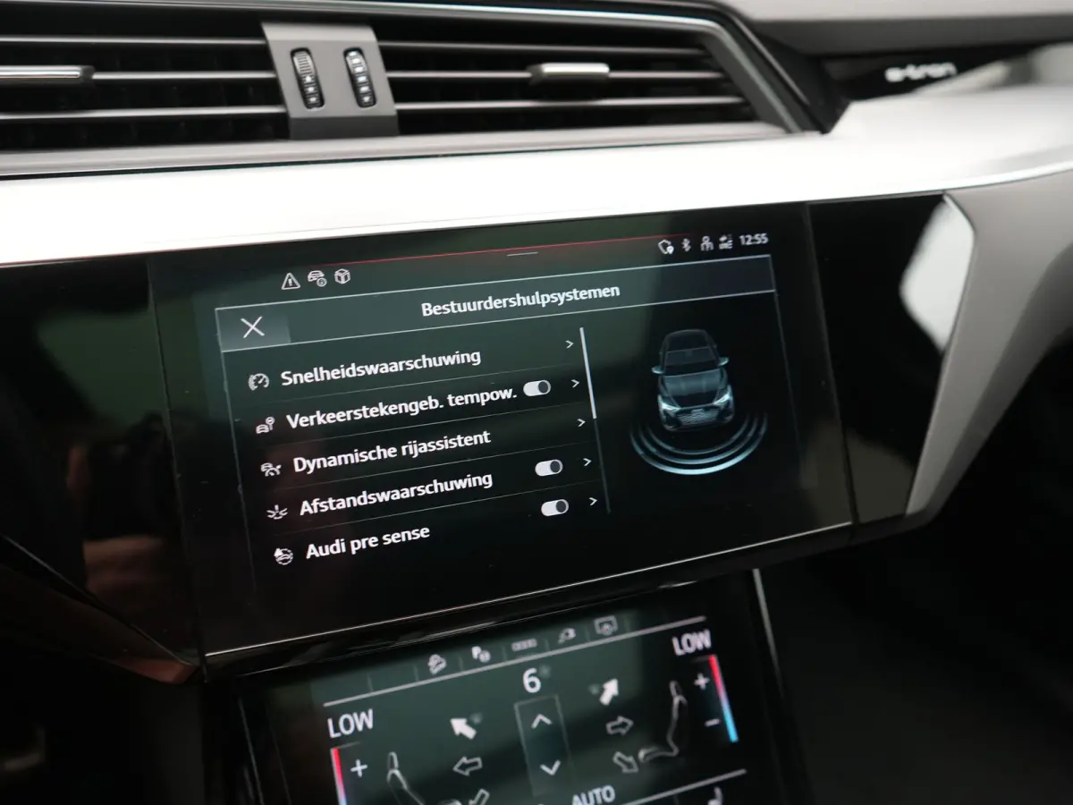 55 Quattro S edition 114 kWh 408pk Dealer O.H | Luchtvering | Panodak | Black Optic | Adaptive Cruise | 360 Camera | B&O Soundsystem | 21"L.M | Alcantara Sportstoelen Memory | Apple Carplay 