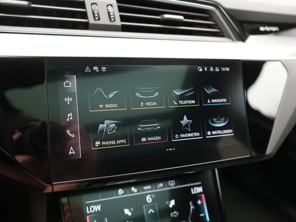 55 Quattro S edition 114 kWh 408pk Dealer O.H | Luchtvering | Panodak | Black Optic | Adaptive Cruise | 360 Camera | B&O Soundsystem | 21"L.M | Alcantara Sportstoelen Memory | Apple Carplay 