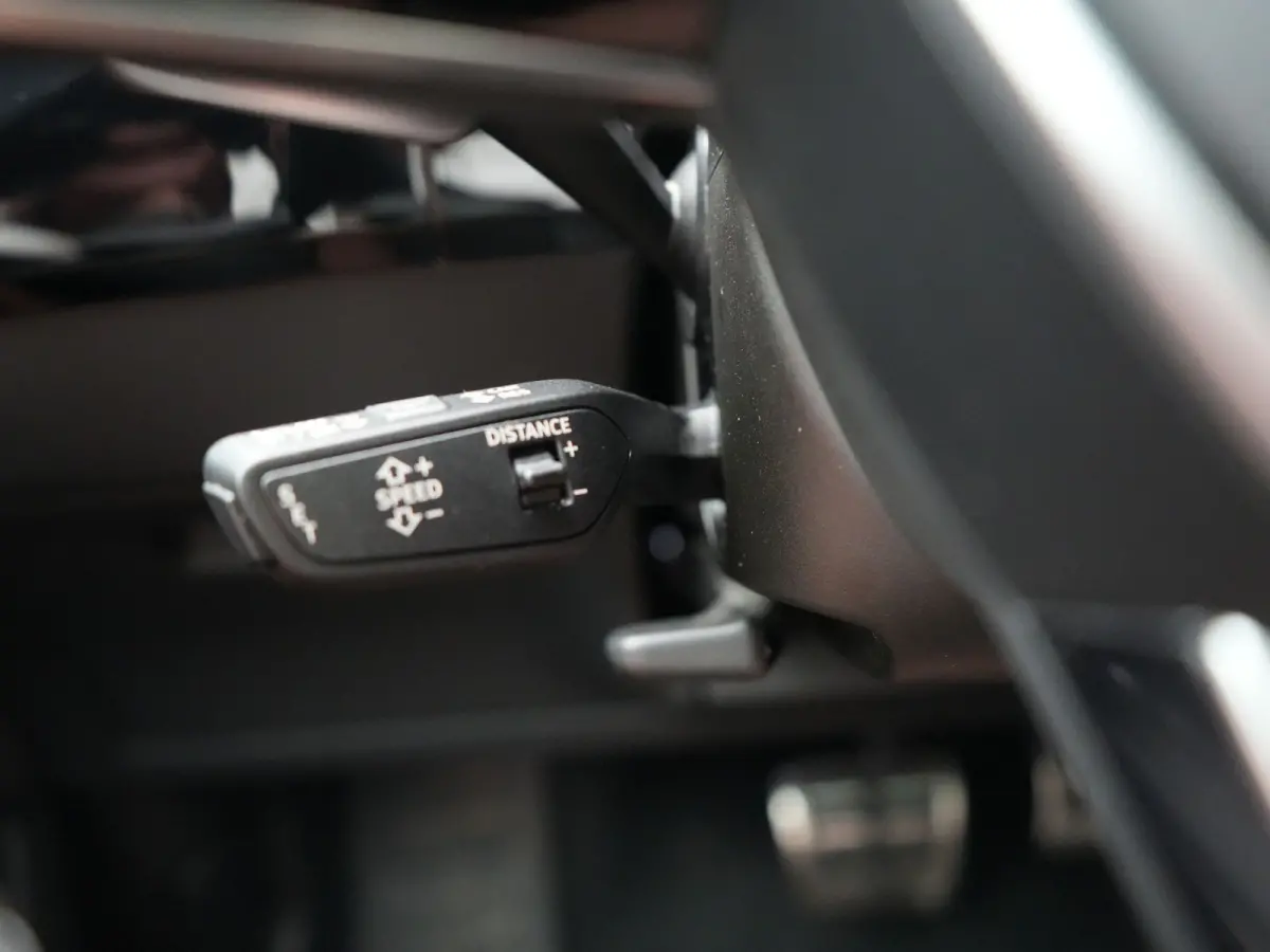 55 Quattro S edition 114 kWh 408pk Dealer O.H | Luchtvering | Panodak | Black Optic | Adaptive Cruise | 360 Camera | B&O Soundsystem | 21"L.M | Alcantara Sportstoelen Memory | Apple Carplay 