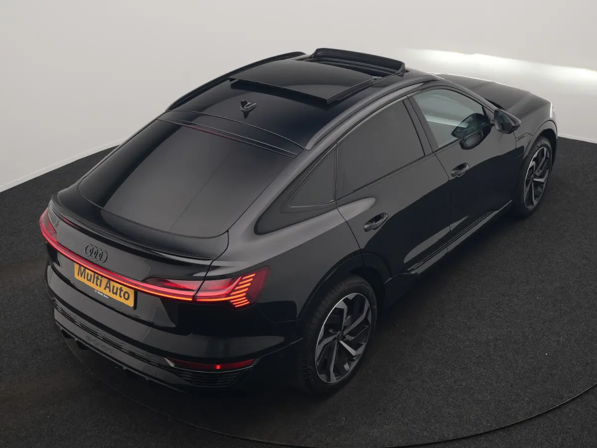 55 Quattro S edition 114 kWh 408pk Dealer O.H | Luchtvering | Panodak | Black Optic | Adaptive Cruise | 360 Camera | B&O Soundsystem | 21"L.M | Alcantara Sportstoelen Memory | Apple Carplay 