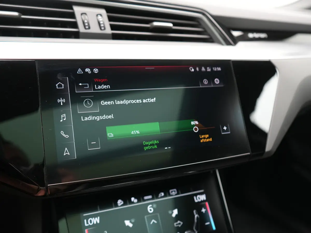 55 Quattro S edition 114 kWh 408pk Dealer O.H | Luchtvering | Panodak | Black Optic | Adaptive Cruise | 360 Camera | B&O Soundsystem | 21"L.M | Alcantara Sportstoelen Memory | Apple Carplay 