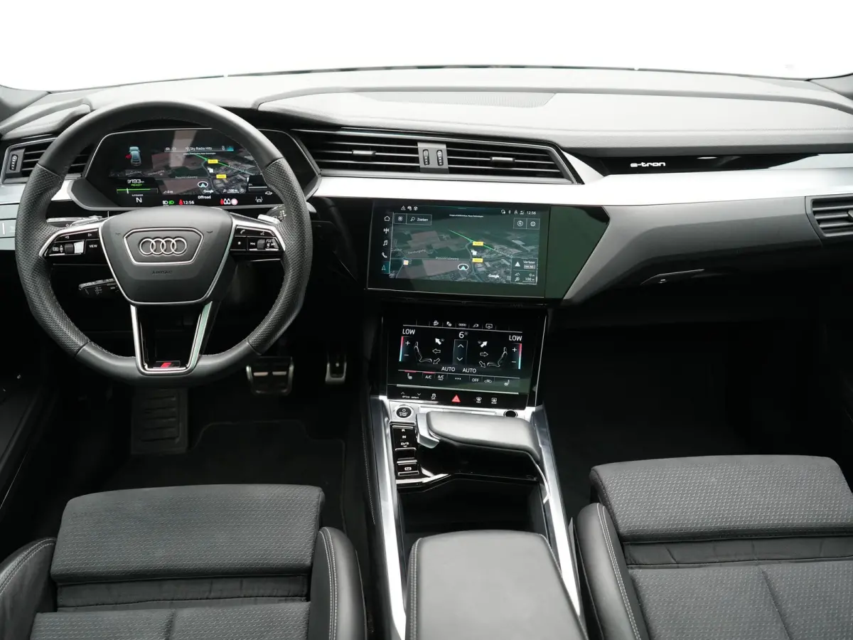 55 Quattro S edition 114 kWh 408pk Dealer O.H | Luchtvering | Panodak | Black Optic | Adaptive Cruise | 360 Camera | B&O Soundsystem | 21"L.M | Alcantara Sportstoelen Memory | Apple Carplay 