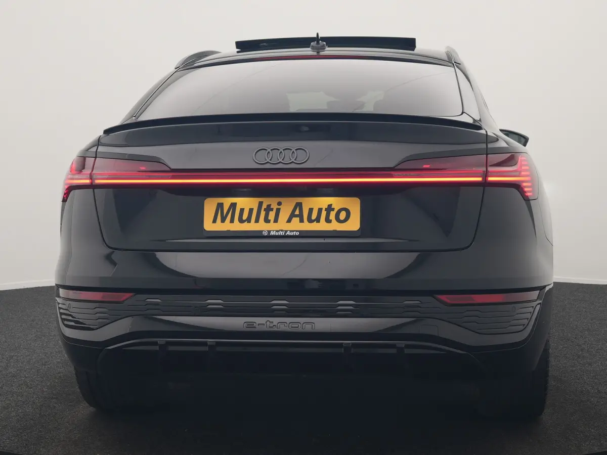 55 Quattro S edition 114 kWh 408pk Dealer O.H | Luchtvering | Panodak | Black Optic | Adaptive Cruise | 360 Camera | B&O Soundsystem | 21"L.M | Alcantara Sportstoelen Memory | Apple Carplay 