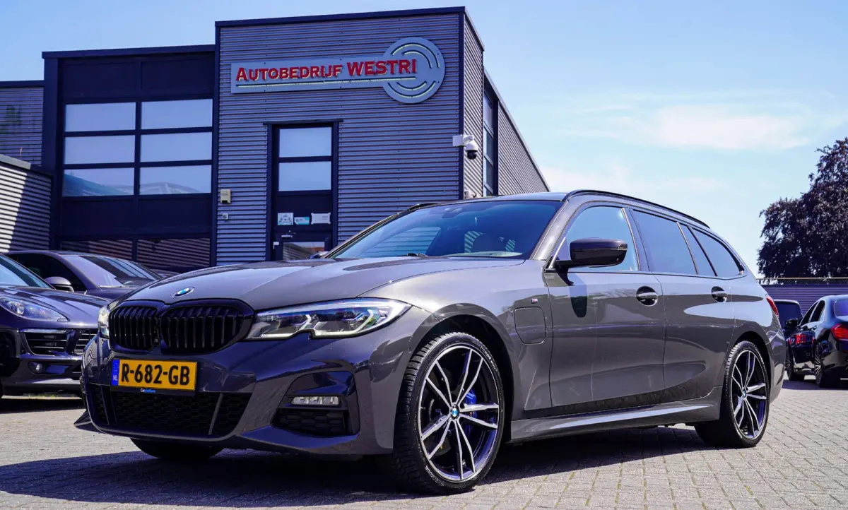 330e High Executive | Head Up Display | 360 camera | Stuurwielverwarming|Elektrische trekhaak