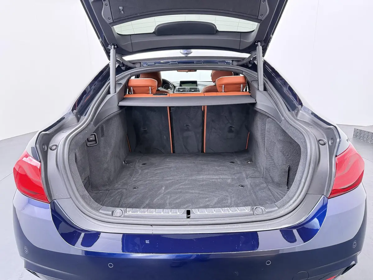 440i xDrive High Executive | BMW Individual leder | Panoramadak | Elektr. Stoelen | Stoelverwarming voor + achter |  Head-Up | Trekhaak |