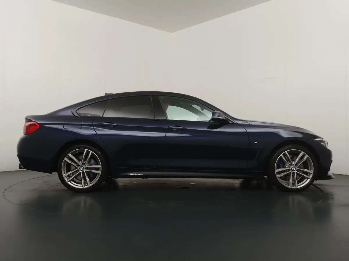 440i xDrive High Executive | BMW Individual leder | Panoramadak | Elektr. Stoelen | Stoelverwarming voor + achter |  Head-Up | Trekhaak |