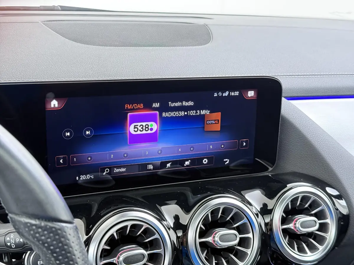 250 e Business Solution AMG Limited VAN: 29.900,- VOOR: 26.877,- UW HERFSTVOORDEEL: 3.023,- PANORAMA DAK | 360 CAMERA | SFEER VERLICHTING | ADAPTIEF CRUISE CONTROL | MEMORY OP STOEL | HEAD-U