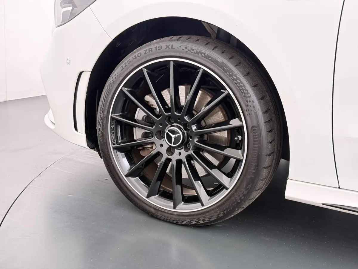 250 e Business Solution AMG Limited VAN: 29.900,- VOOR: 26.877,- UW HERFSTVOORDEEL: 3.023,- PANORAMA DAK | 360 CAMERA | SFEER VERLICHTING | ADAPTIEF CRUISE CONTROL | MEMORY OP STOEL | HEAD-U