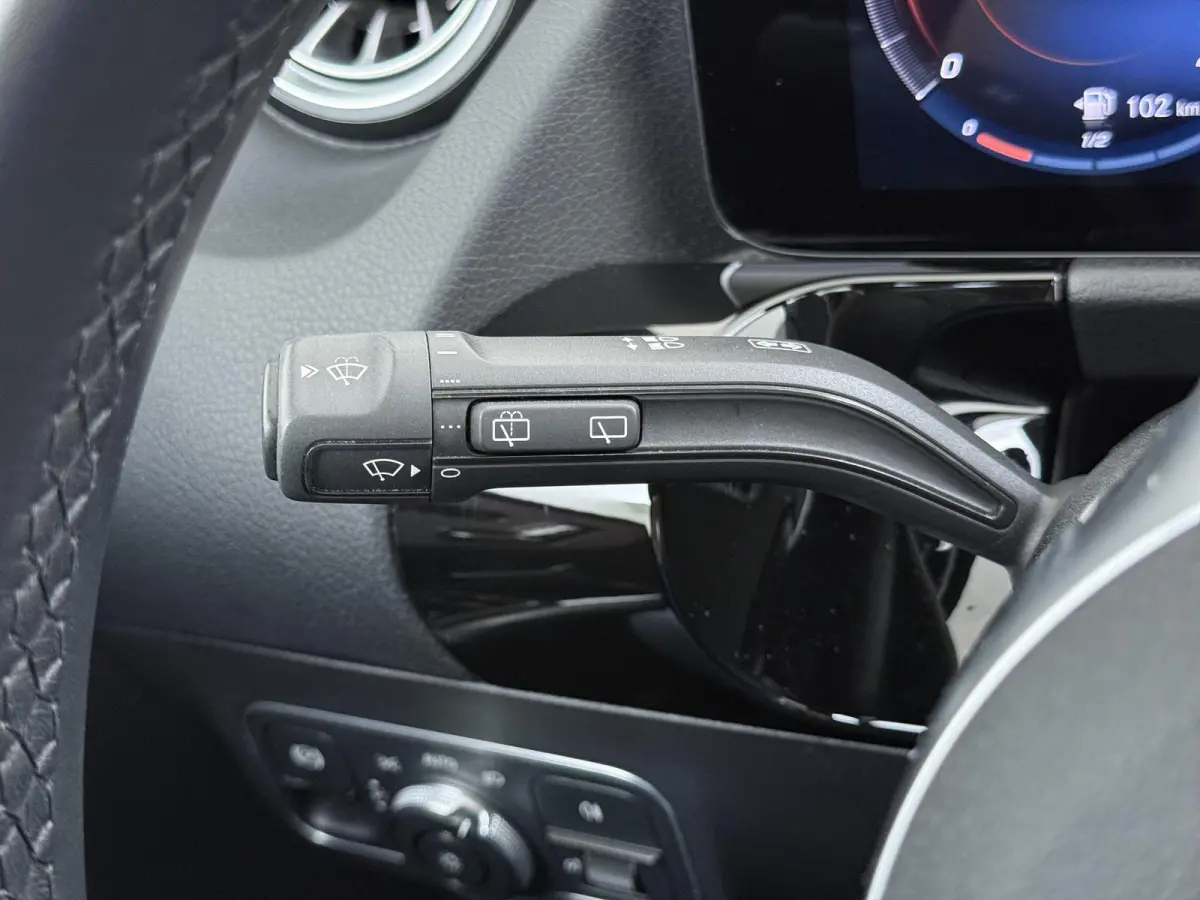 250 e Business Solution AMG Limited VAN: 29.900,- VOOR: 26.877,- UW HERFSTVOORDEEL: 3.023,- PANORAMA DAK | 360 CAMERA | SFEER VERLICHTING | ADAPTIEF CRUISE CONTROL | MEMORY OP STOEL | HEAD-U
