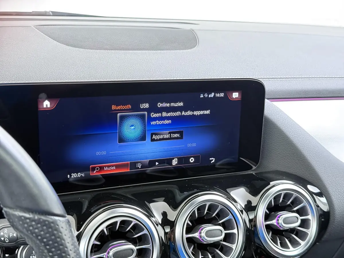 250 e Business Solution AMG Limited VAN: 29.900,- VOOR: 26.877,- UW HERFSTVOORDEEL: 3.023,- PANORAMA DAK | 360 CAMERA | SFEER VERLICHTING | ADAPTIEF CRUISE CONTROL | MEMORY OP STOEL | HEAD-U