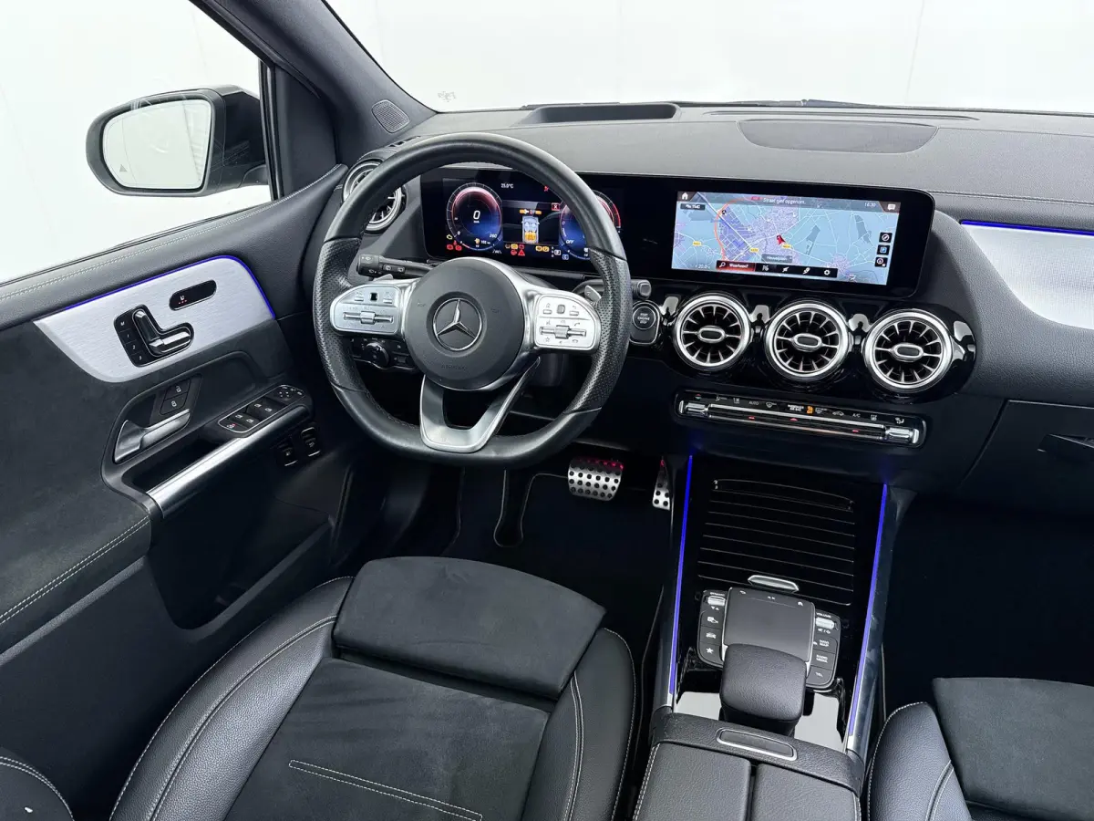 250 e Business Solution AMG Limited VAN: 29.900,- VOOR: 26.877,- UW HERFSTVOORDEEL: 3.023,- PANORAMA DAK | 360 CAMERA | SFEER VERLICHTING | ADAPTIEF CRUISE CONTROL | MEMORY OP STOEL | HEAD-U