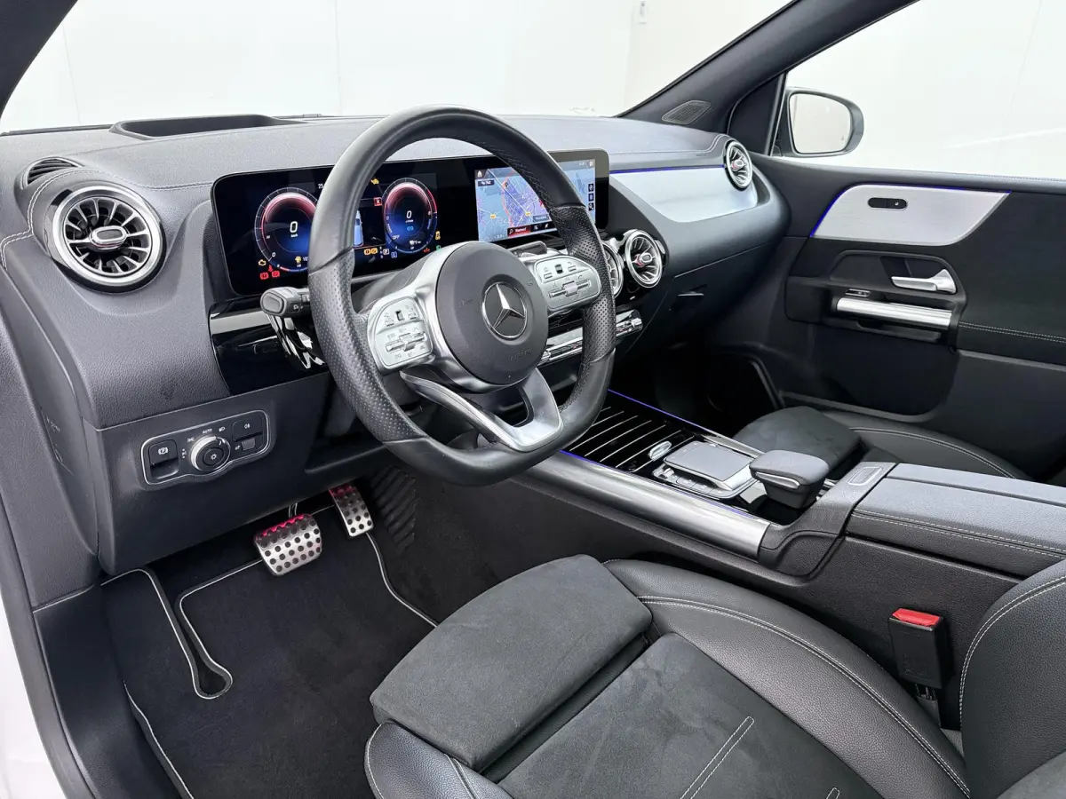 250 e Business Solution AMG Limited VAN: 29.900,- VOOR: 26.877,- UW HERFSTVOORDEEL: 3.023,- PANORAMA DAK | 360 CAMERA | SFEER VERLICHTING | ADAPTIEF CRUISE CONTROL | MEMORY OP STOEL | HEAD-U