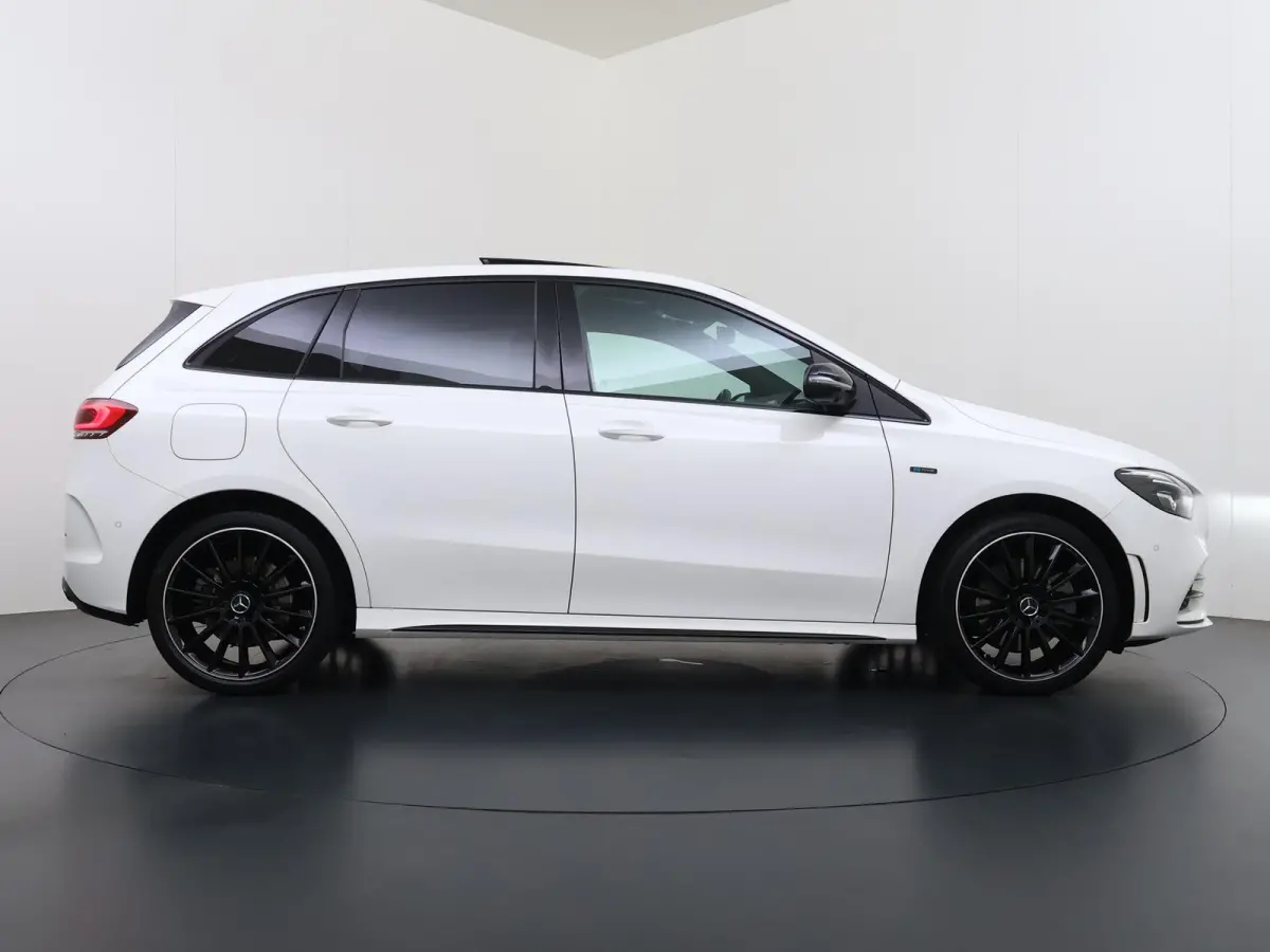 250 e Business Solution AMG Limited VAN: 29.900,- VOOR: 26.877,- UW HERFSTVOORDEEL: 3.023,- PANORAMA DAK | 360 CAMERA | SFEER VERLICHTING | ADAPTIEF CRUISE CONTROL | MEMORY OP STOEL | HEAD-U