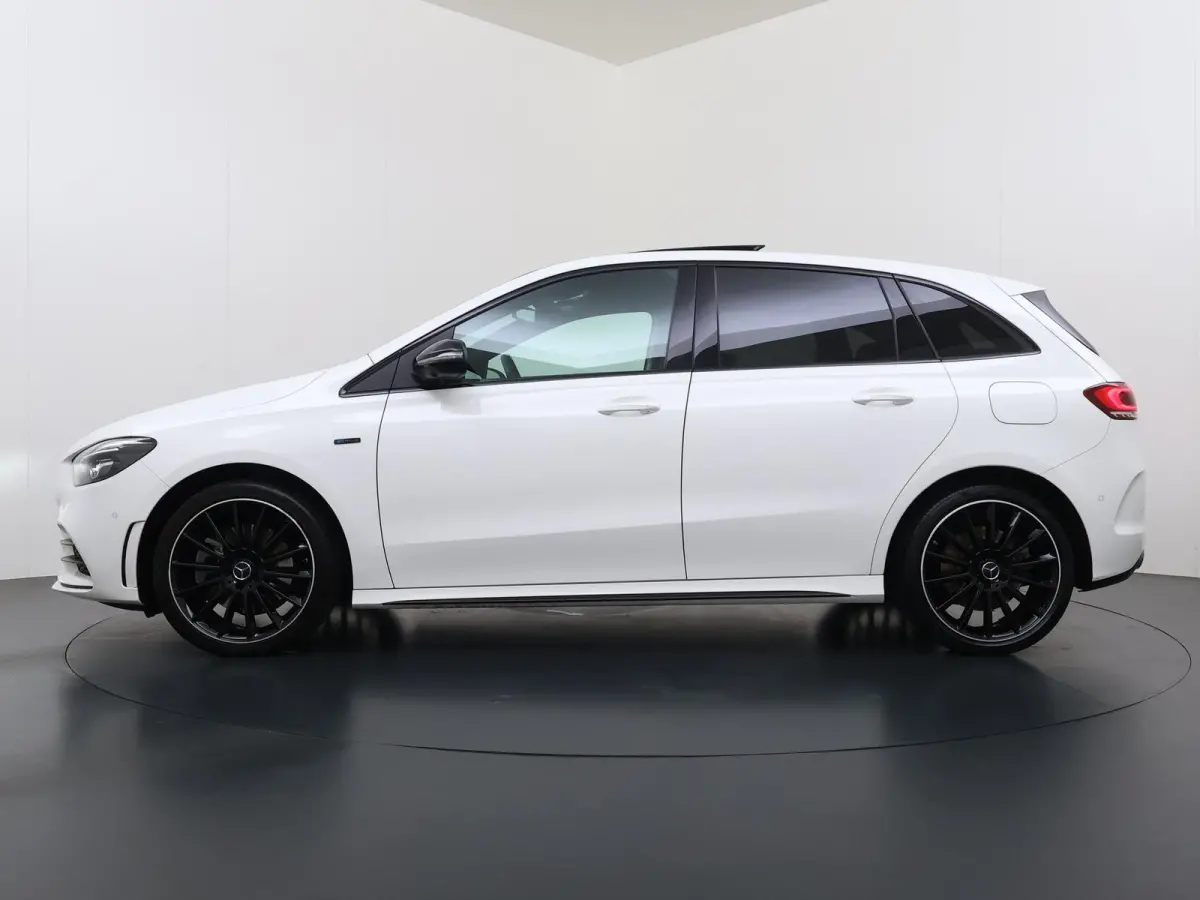 250 e Business Solution AMG Limited VAN: 29.900,- VOOR: 26.877,- UW HERFSTVOORDEEL: 3.023,- PANORAMA DAK | 360 CAMERA | SFEER VERLICHTING | ADAPTIEF CRUISE CONTROL | MEMORY OP STOEL | HEAD-U