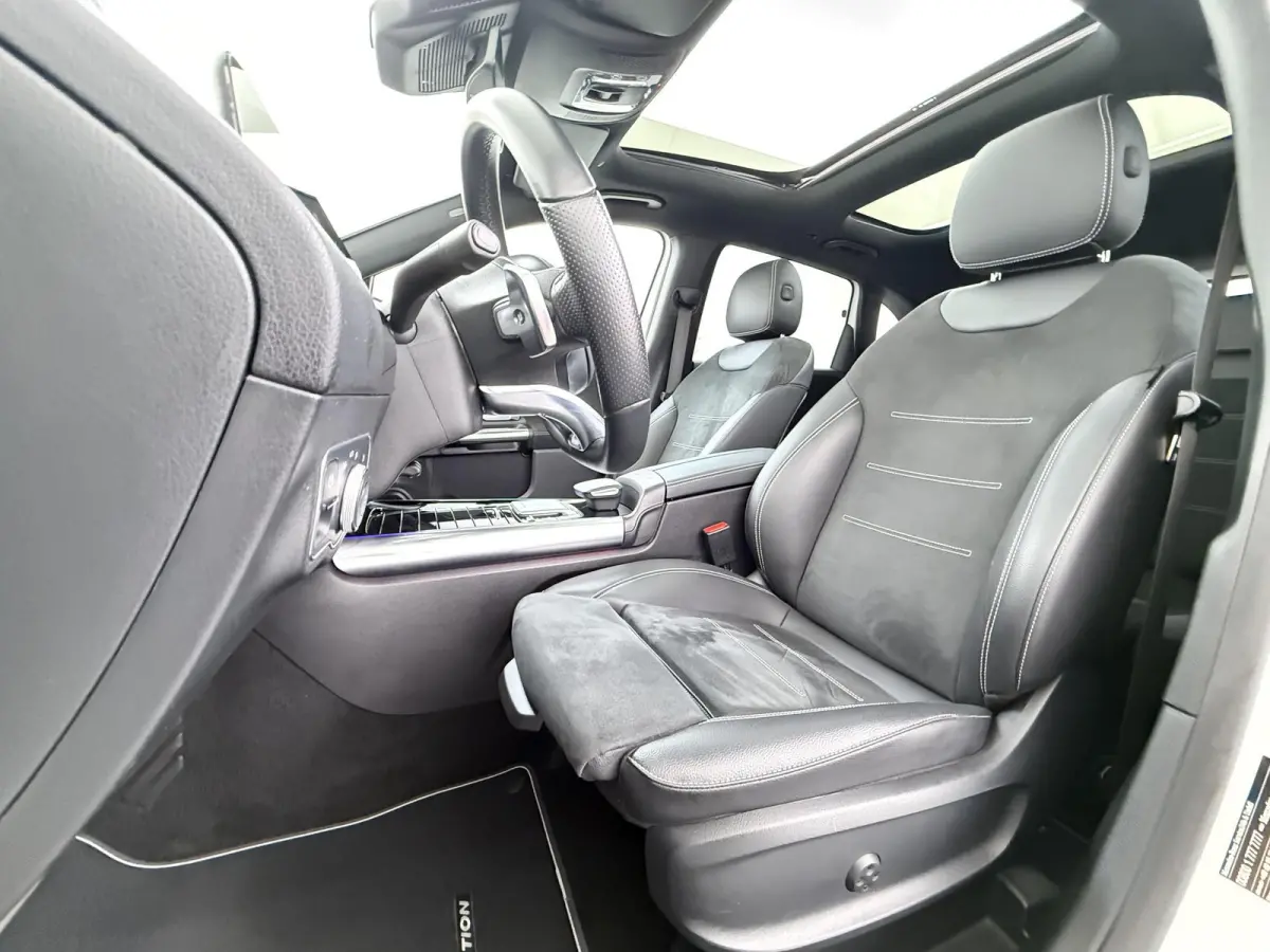 250 e Business Solution AMG Limited VAN: 29.900,- VOOR: 26.877,- UW HERFSTVOORDEEL: 3.023,- PANORAMA DAK | 360 CAMERA | SFEER VERLICHTING | ADAPTIEF CRUISE CONTROL | MEMORY OP STOEL | HEAD-U