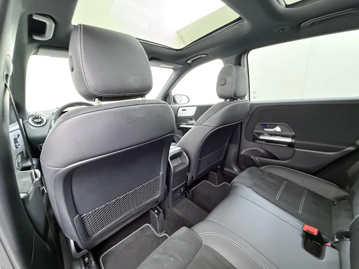 250 e Business Solution AMG Limited VAN: 29.900,- VOOR: 26.877,- UW HERFSTVOORDEEL: 3.023,- PANORAMA DAK | 360 CAMERA | SFEER VERLICHTING | ADAPTIEF CRUISE CONTROL | MEMORY OP STOEL | HEAD-U