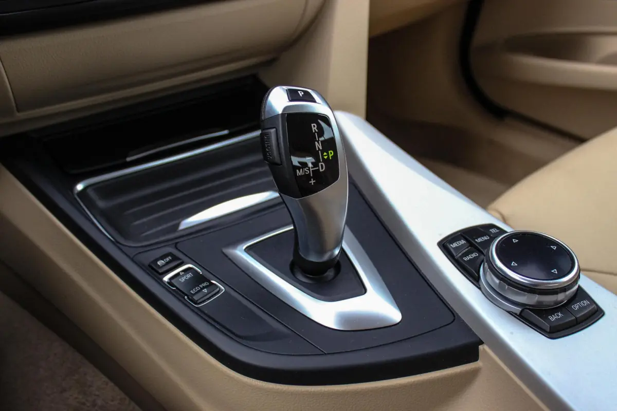 320i High Executive | 1e eigenaar | NL auto | Dealer onderhouden | Cruise control | Xenon | Camera | Trekhaak | Navigatie | Bluetooth | Stoelverwarming