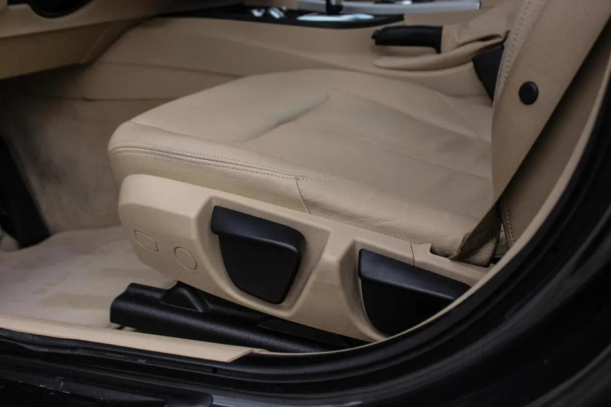 320i High Executive | 1e eigenaar | NL auto | Dealer onderhouden | Cruise control | Xenon | Camera | Trekhaak | Navigatie | Bluetooth | Stoelverwarming