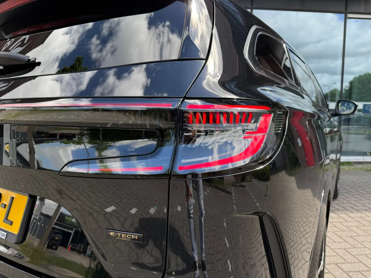 E-Tech full hybrid 200 techno 7p. - Automaat - Panoramadak - Navi - Camera