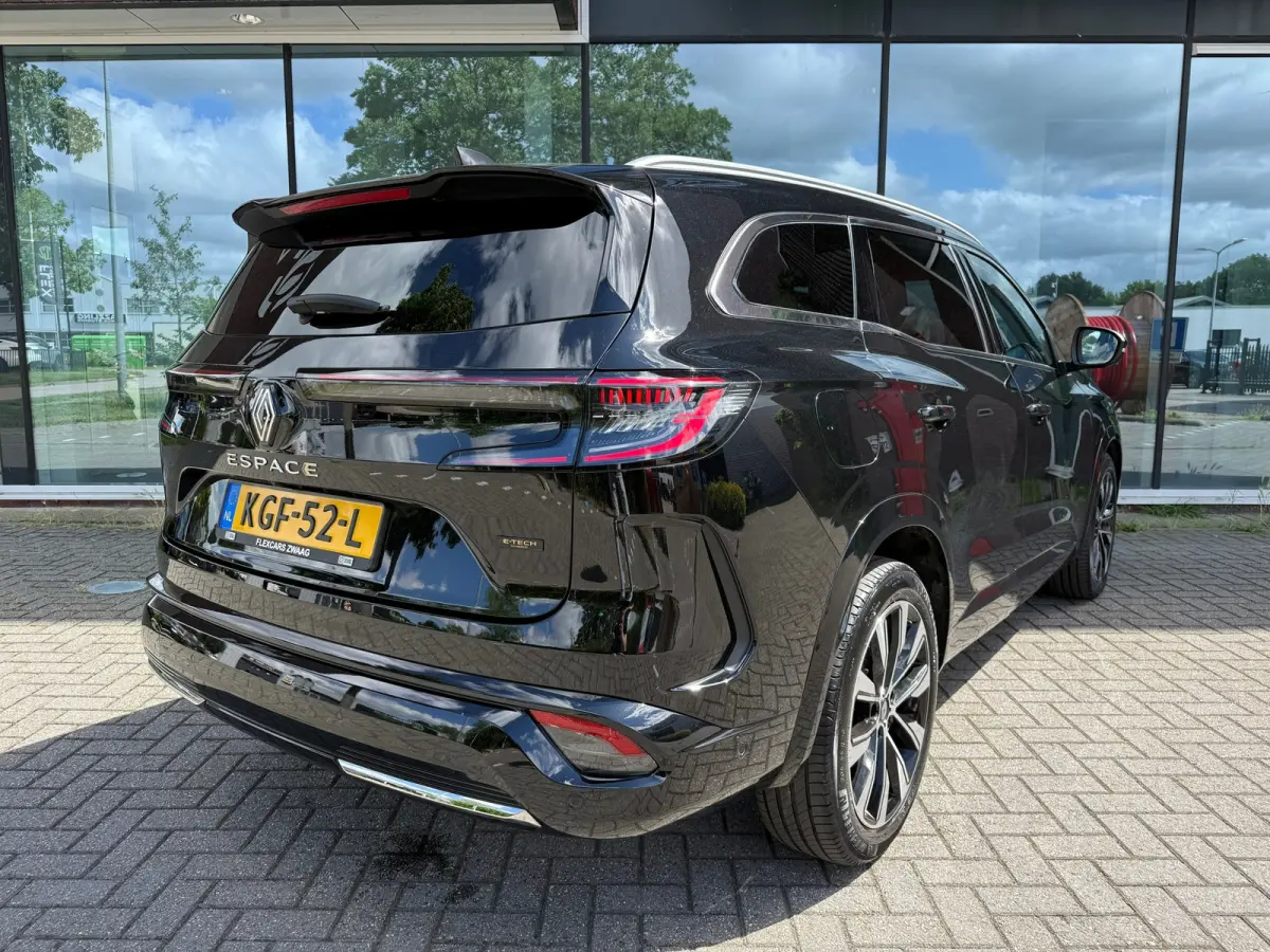 E-Tech full hybrid 200 techno 7p. - Automaat - Panoramadak - Navi - Camera