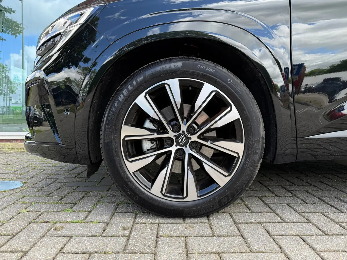 E-Tech full hybrid 200 techno 7p. - Automaat - Panoramadak - Navi - Camera