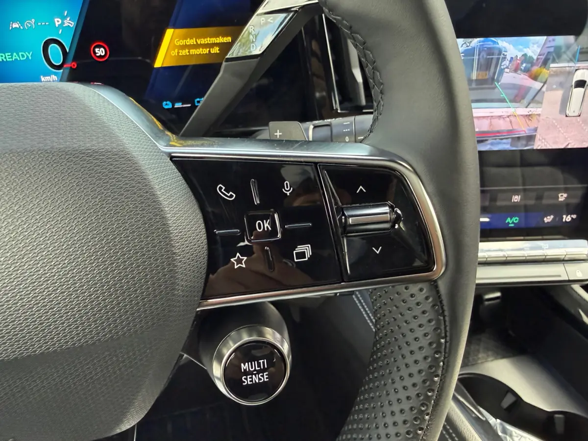 E-Tech full hybrid 200 techno 7p. - Automaat - Panoramadak - Navi - Camera