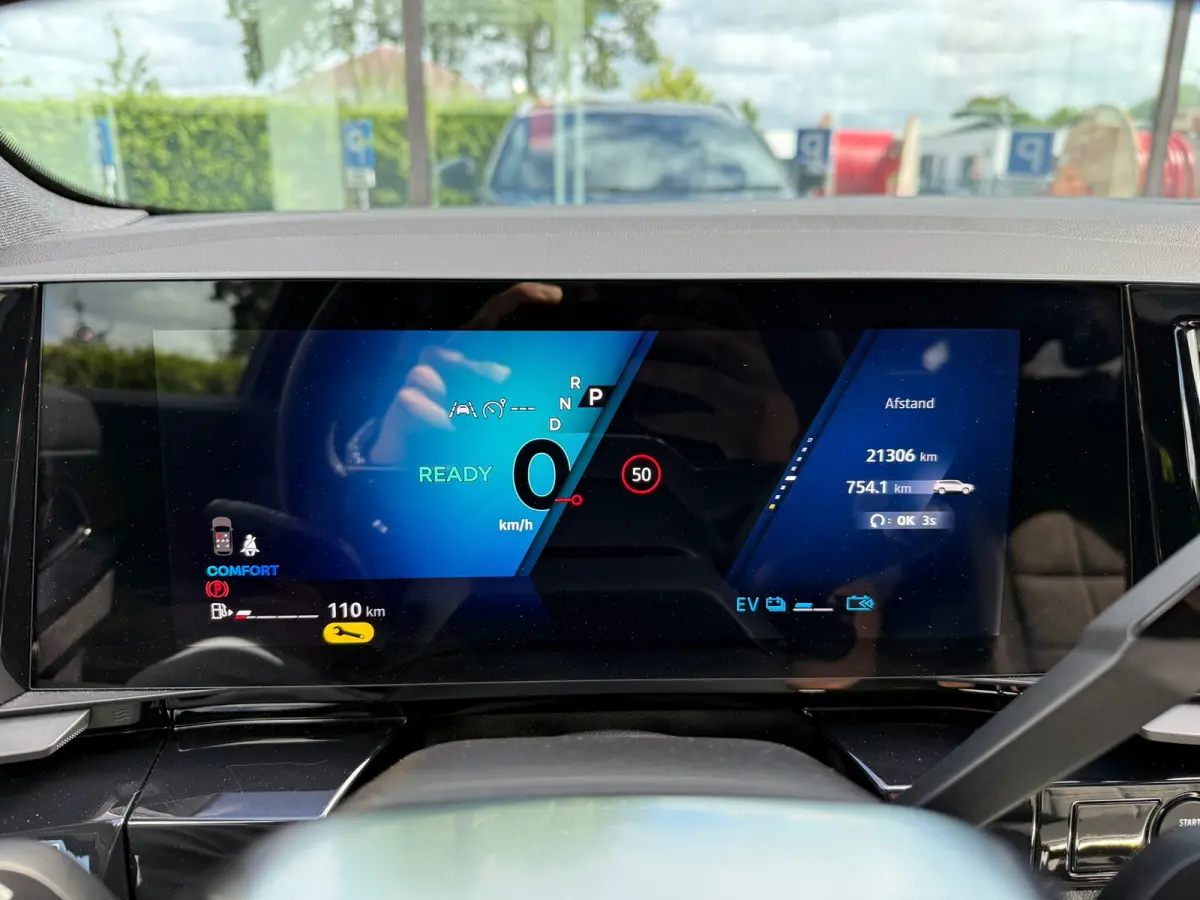 E-Tech full hybrid 200 techno 7p. - Automaat - Panoramadak - Navi - Camera