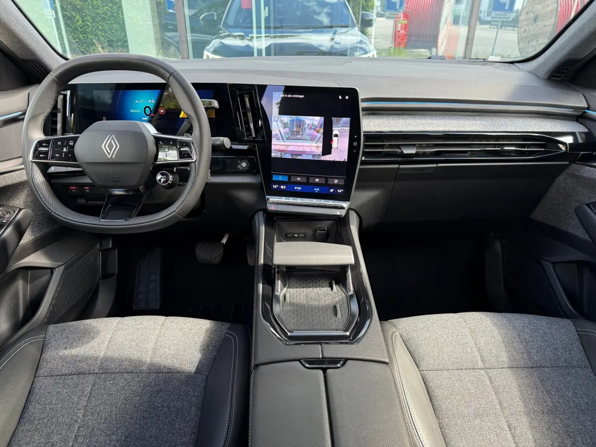 E-Tech full hybrid 200 techno 7p. - Automaat - Panoramadak - Navi - Camera