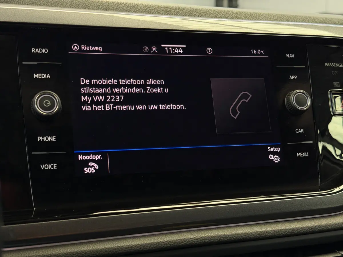 1.0 TSI CarPlay Camera IQ Lights