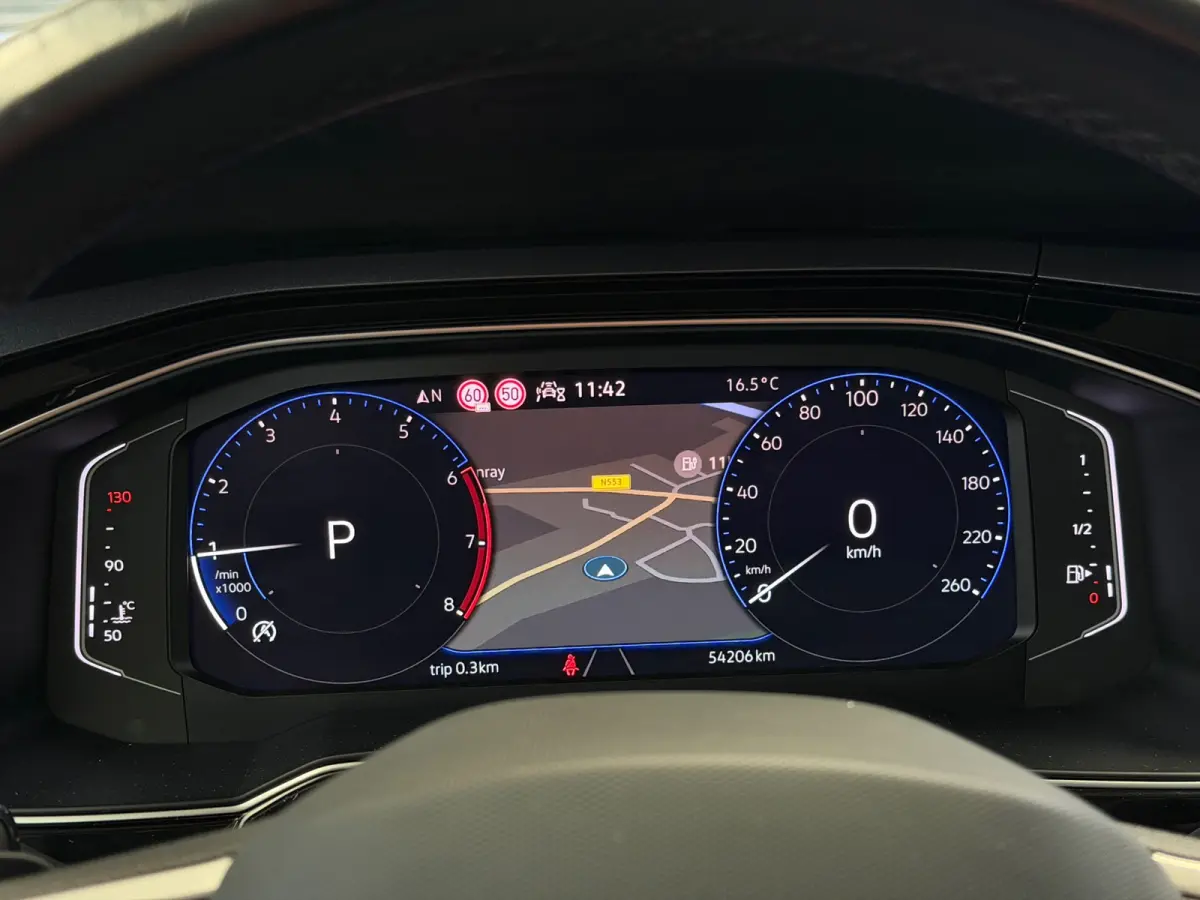 1.0 TSI CarPlay Camera IQ Lights