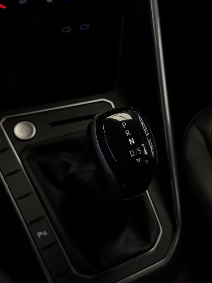1.0 TSI CarPlay Camera IQ Lights