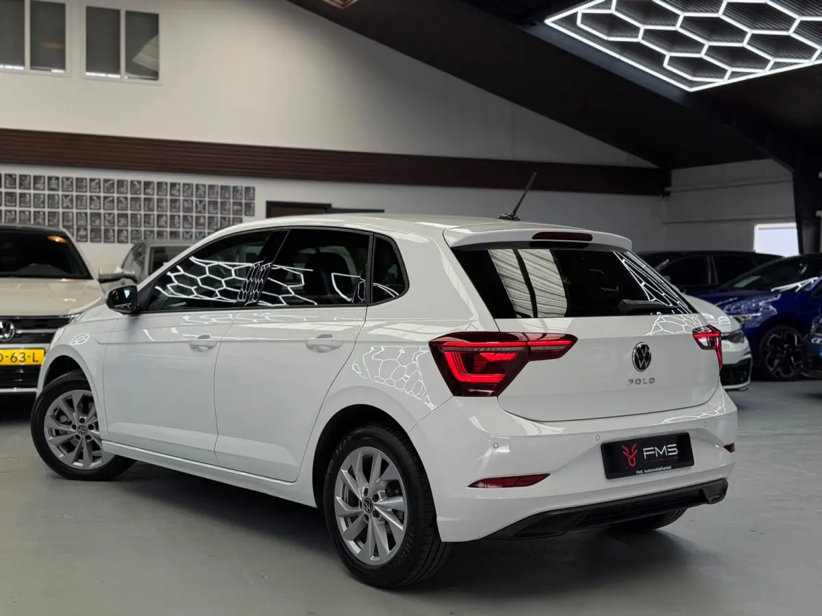 1.0 TSI CarPlay Camera IQ Lights
