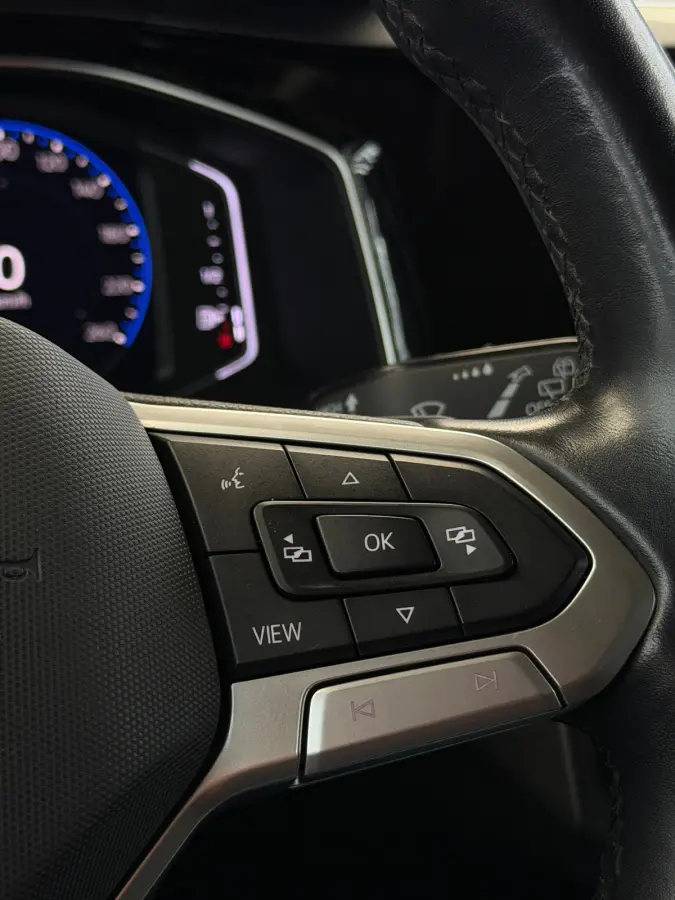 1.0 TSI CarPlay Camera IQ Lights