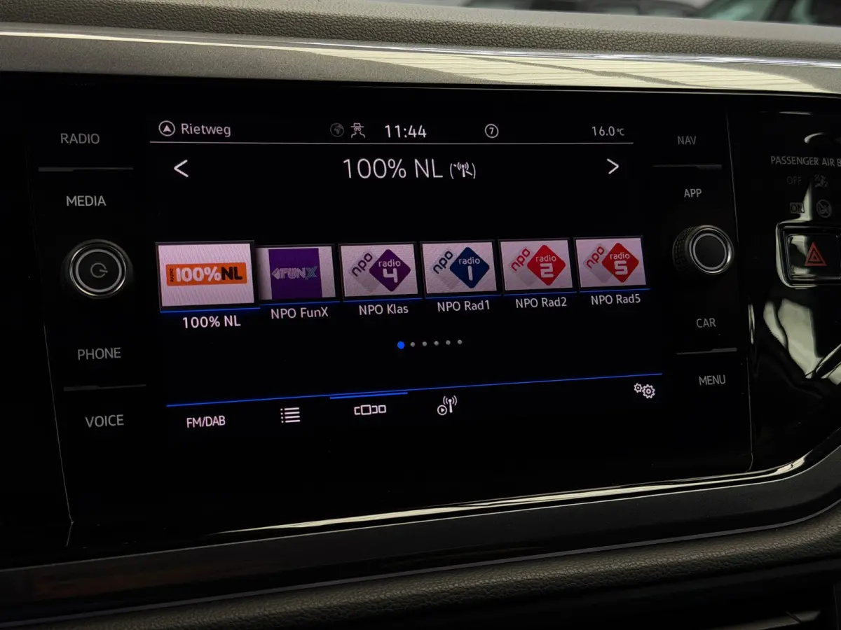 1.0 TSI CarPlay Camera IQ Lights