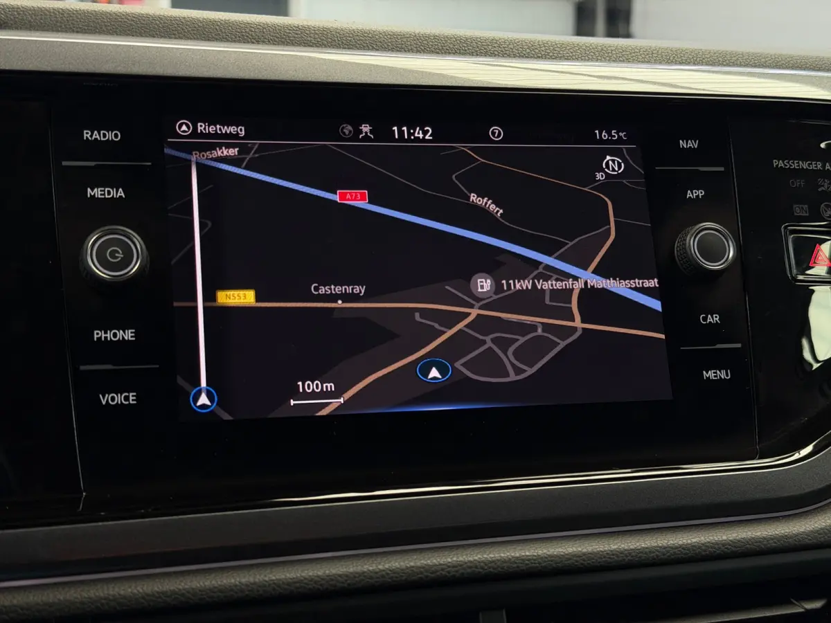 1.0 TSI CarPlay Camera IQ Lights