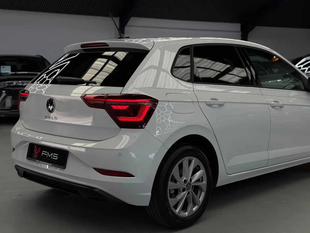 1.0 TSI CarPlay Camera IQ Lights
