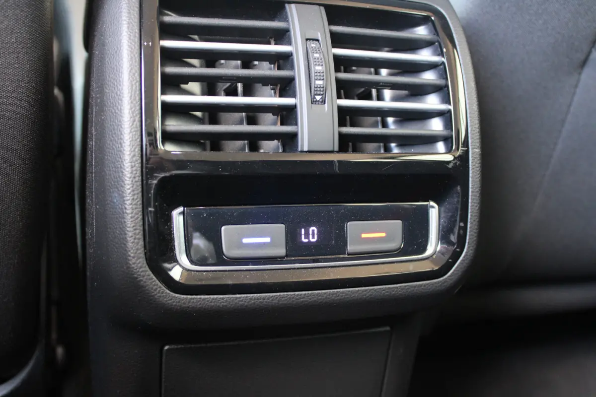 1.4 TSI ACT Comfortline | Climate control | Navigatie | Cruise control | 16` lichtmetalen velgen |