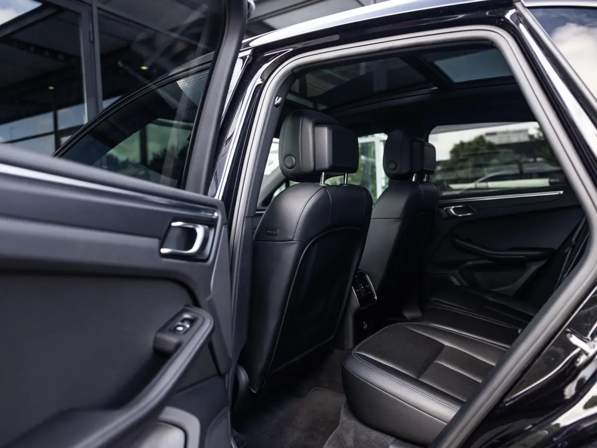 2.0 | PASM LUCHTVERING | PANORAMA/SCHUIF-KANTELDAK | PDLS + | 20 INCH TURBO WIEL | SPORTEINDPIJPEN | PORSCHE DEALER ONDERHOUDEN |