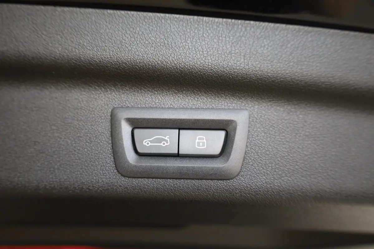 225e xDrive | M Sportpakket | Comfort Access | Harman/Kardon | Panoramadak | Head-Up Display