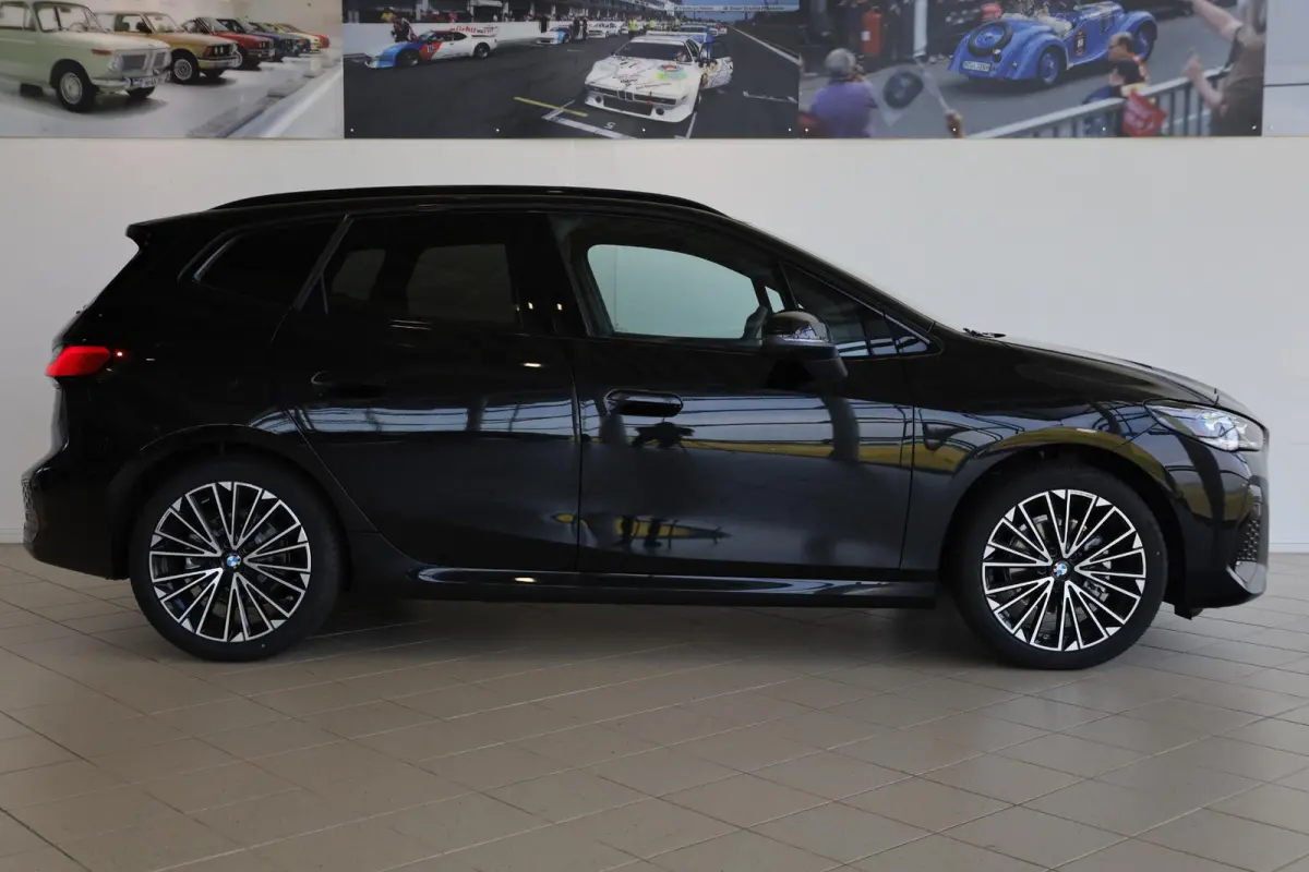 225e xDrive | M Sportpakket | Comfort Access | Harman/Kardon | Panoramadak | Head-Up Display